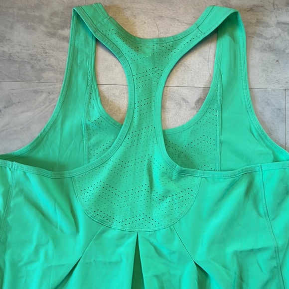 Reebok  CrossFit Tank  Bright Mint Green scoopneck  Aerated  lightweight  Size S - Picture 10 of 12